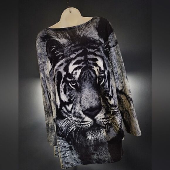 SWEATER  with  TIGER & RHINESTONE Whiskers SOFT! 2 sides rushed - Picture 1 of 14